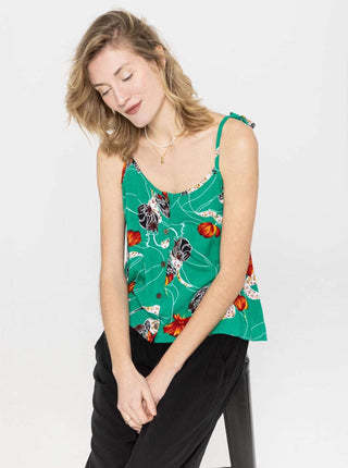 Camisole verte fleurie ample et légère à bretelles ajustables. Designer québécois.