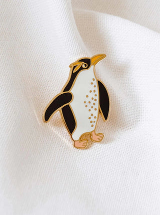 Pin's Pingouin Mimi & August, parfaite idée de cadeau pour femme.
