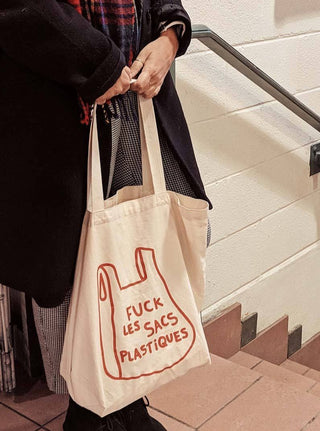 Sac tote bag Fuck les sacs plastiques Mimi & August, sac 100% coton représentant un sac plastique avec l'inscription "fuck les sacs plastiques". Parfaite idée de cadeau pour femme.