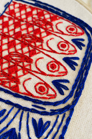 HOOK LINE & TINKER Kit de broderie - Sardines en Conserve