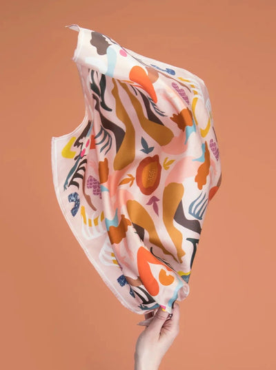 DORA NOLA Petit Foulard en Soie 50 - She/Her