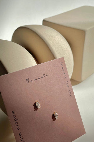 NAMASTE JEWELRY Clous d'oreilles Marquise