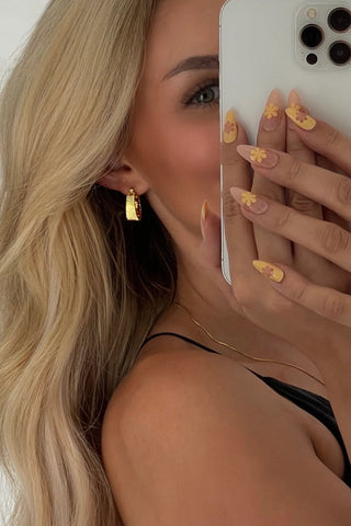 NAMASTE JEWELRY Ribbed Hoop Earrings - Silver