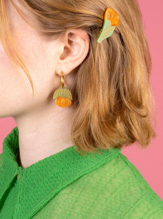 COUCOU SUZETTE Boucles d'Oreilles Calendula, boucle d'oreilles fleurs oranges à grosses feuilles, parfaite idée de cadeau pour femme.