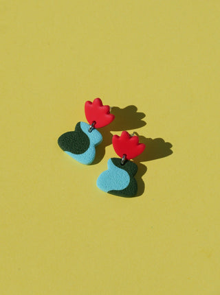 AGILE CROCODILE Petunia Earrings - Flower Vase