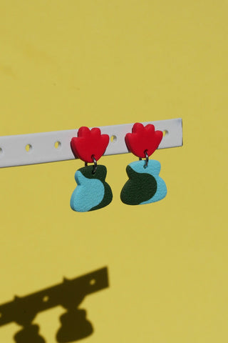 AGILE CROCODILE Petunia Earrings - Flower Vase
