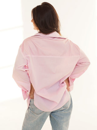 Chemise Blair -Colorblock Dailystory, chemise rose rayé oversize. Fait localement à Montréal, Québec.