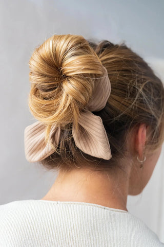 GIBOU Curly Bamboo Scrunchie