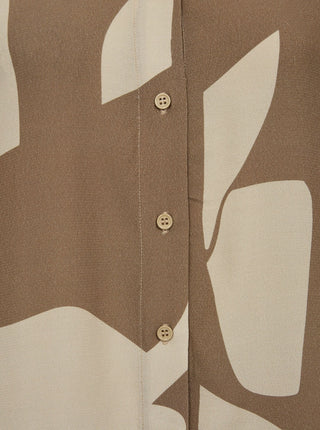 MINIMUM Chemise Seliana, chemise avec manches qui arrivent aux coudes. Vendu dans une boutique de créateurs locaux.