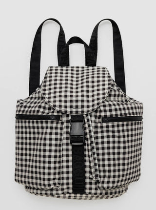 BAGGU Backpack de Sport - Vichy Noir et Blanc, sac avec deux poches extérieures zippées. Vendu à Montréal.