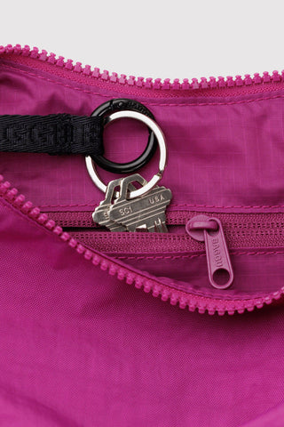 BAGGU Sac Petit Crescent Nylon - Deep Fuchsia