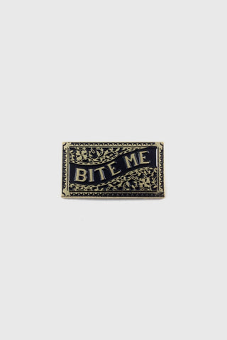 BADABOÖM STUDIO Pin's - Bite Me