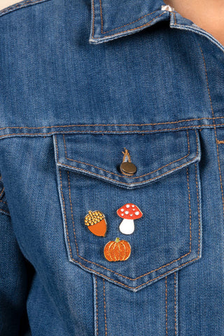 COUCOU SUZETTE Pin's Citrouille