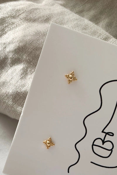 NAMASTE JEWELRY Clous d'oreilles Aura