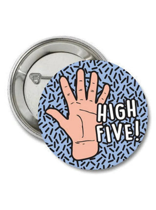 Macaron avec fond bleu et un desssin d'une main inscrit: high five! Parfait idée cadeau pour femme. 