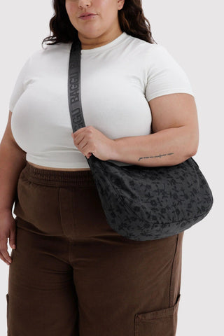 BAGGU Sac Moyen Crescent Nylon - Charcoal Daisy Floral
