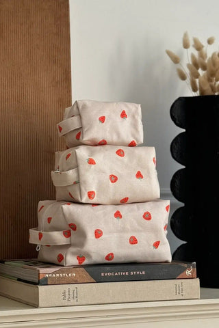 FREON COLLECTIVE Trousse de Toilette - Fraise