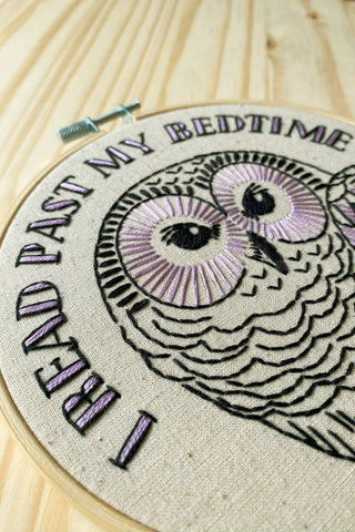 HOOK LINE & TINKER Kit de Broderie - I Read Past my Bedtime