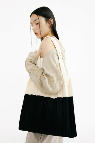 PLEATS MAMA Sac 2 Way Shopper Bag - Blanc et Noir