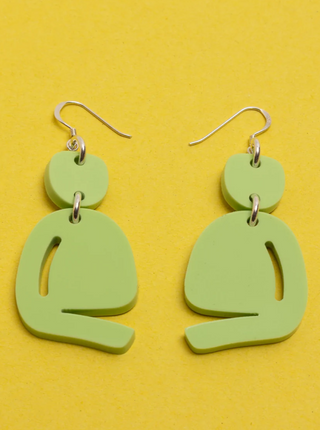 WARREN STEVEN SCOTT Mismatched Notched Ovoid Earrings - Apple Green