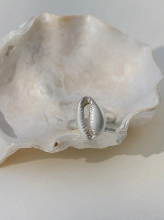WEST COAST Cowrie Ring - Silver